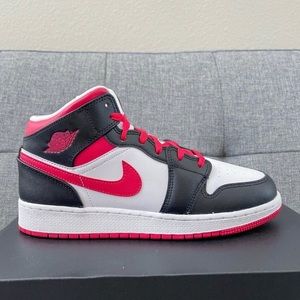 ❤️‍🔥Air Jordan 1 Mid GS Very Berry ❤️‍🔥